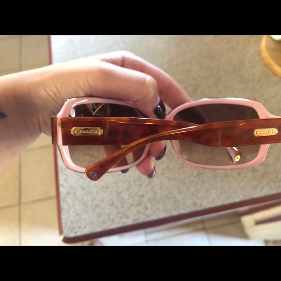 Coach sunglasses - Picture 4 of 5